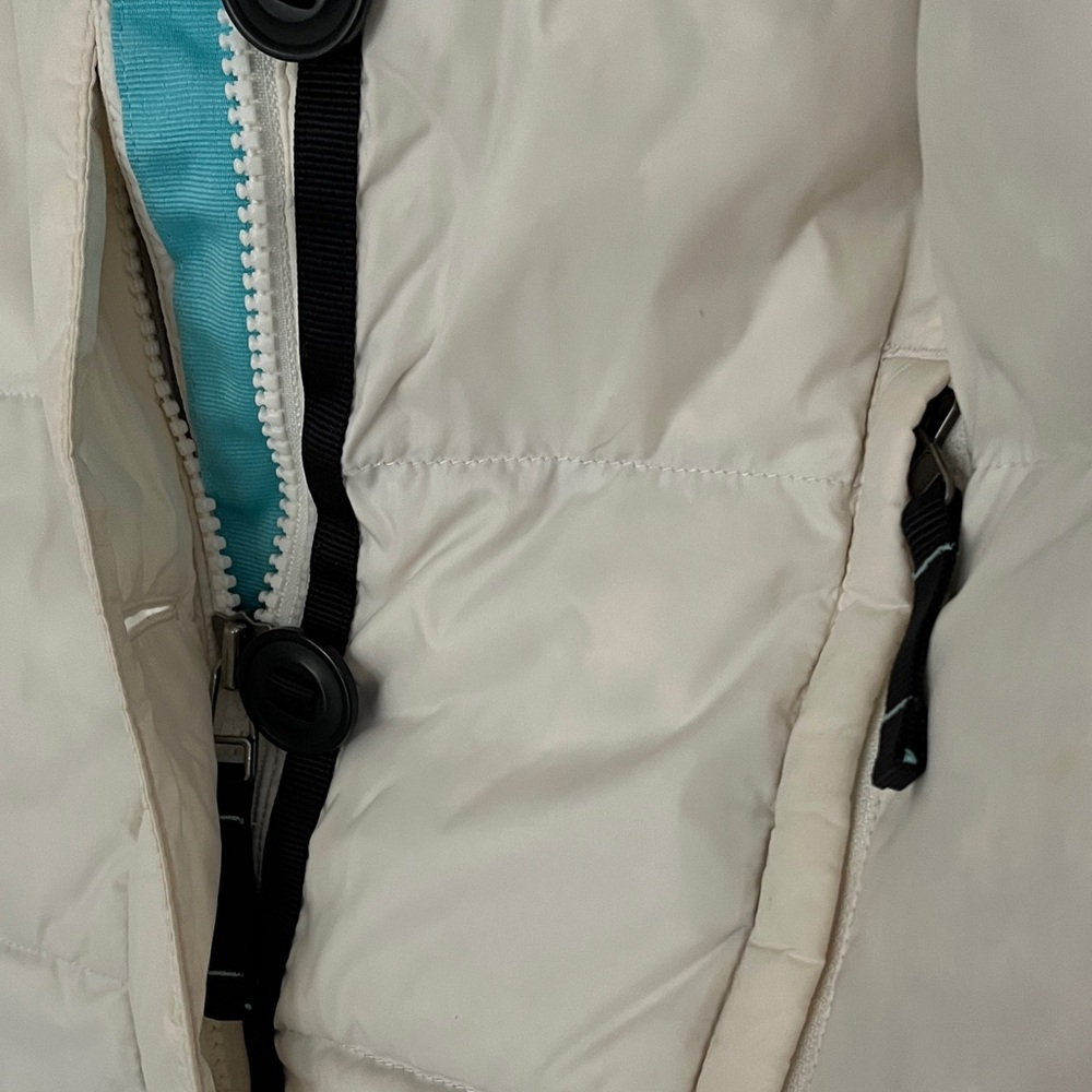 L.L. Bean Women's Cream Puffer Vest with Black Trim - Picture 3 of 7
